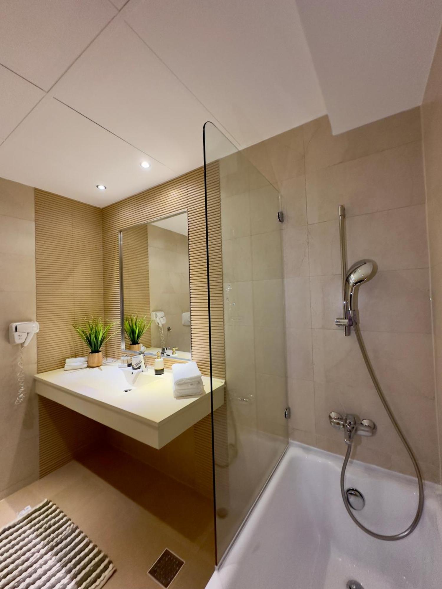Sudului Aparthotel Бухарест Экстерьер фото